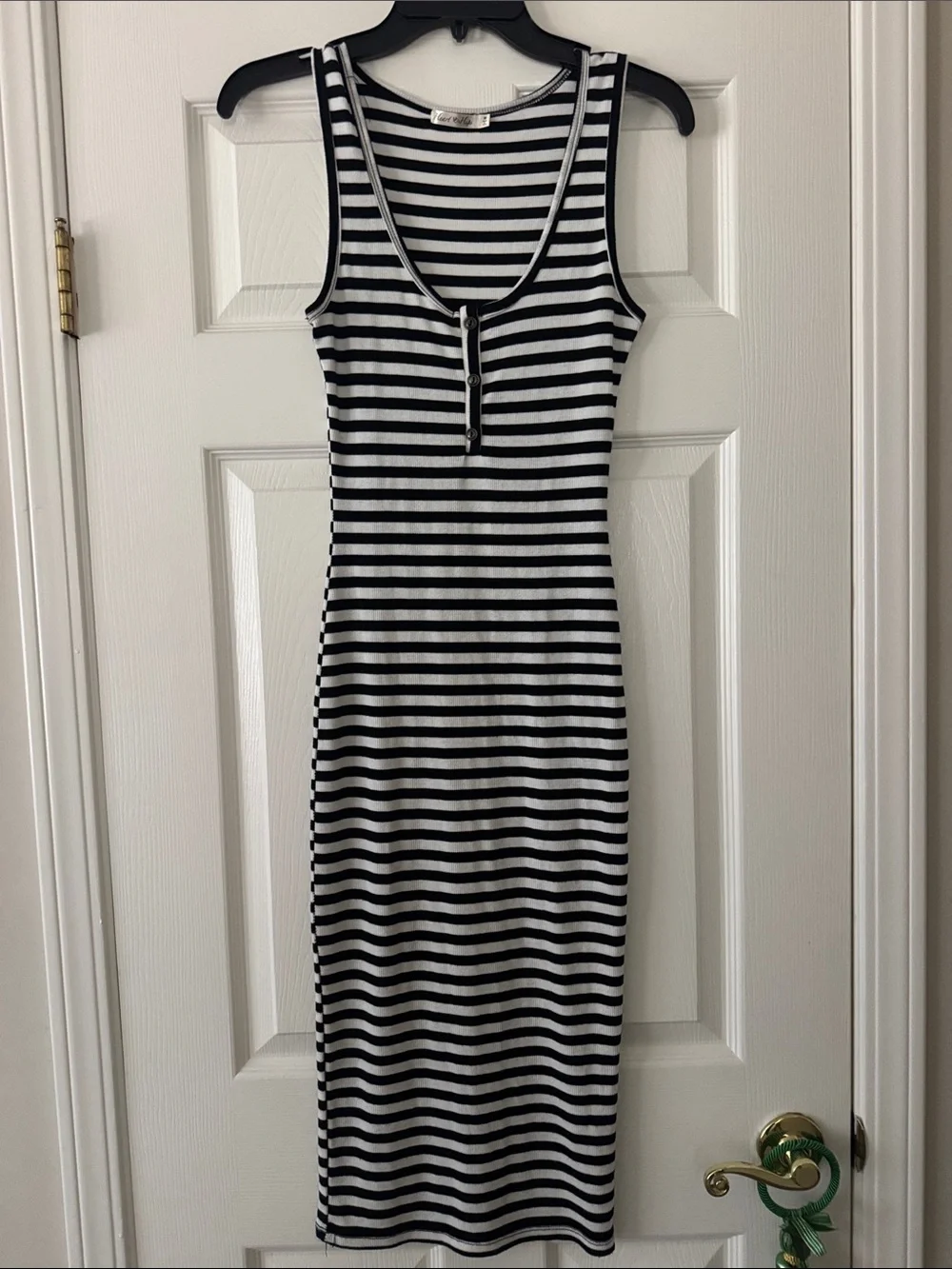 Hearts & Hips Sleeveless Black and White Striped Hanley Midi Dress Medium